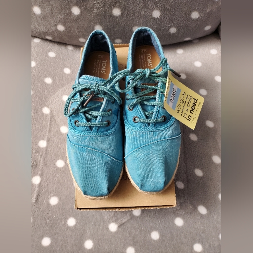 TOM'S size 8.5